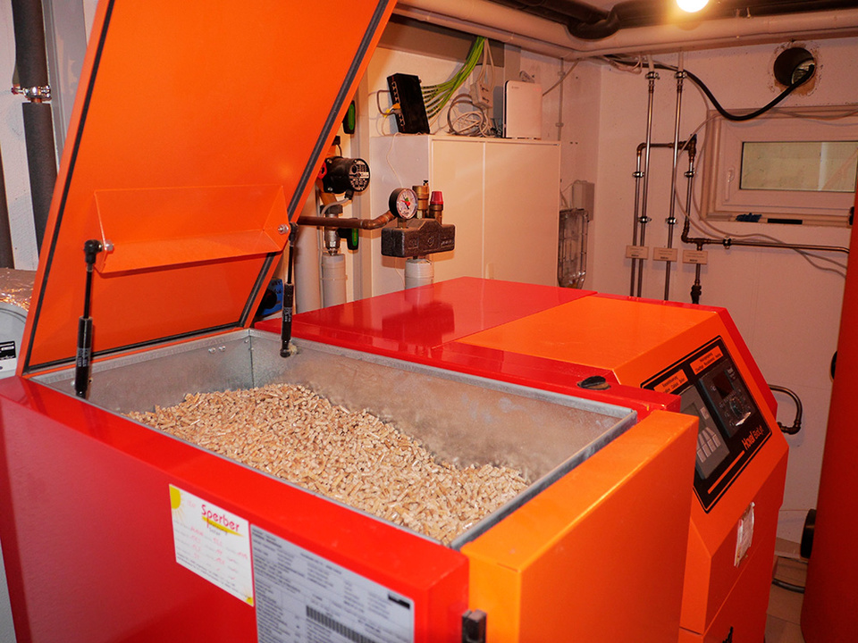Palletheizung2 bei EATK GmbH in Ascholding
